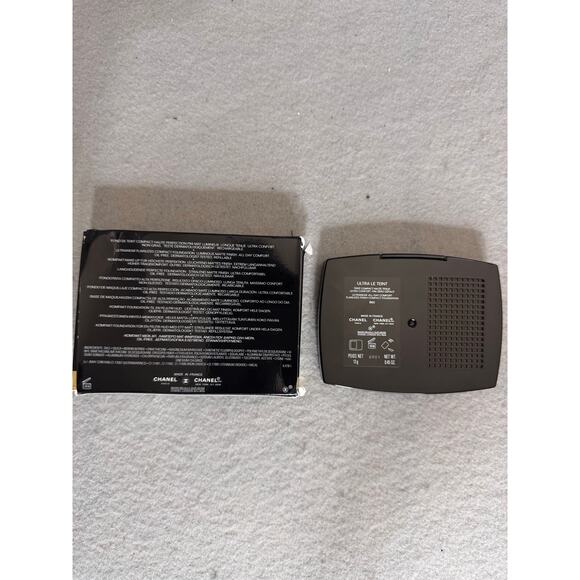 Chanel Ultra Le Teint Ultrawear All Day Comfort Flawless Finish Compact B60 - Picture 4 of 5